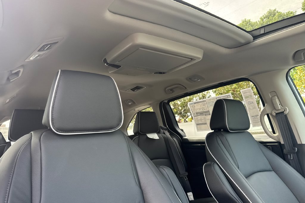 New 2026 Honda Odyssey Touring image 18