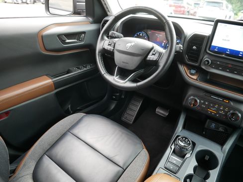 Used 2022 Ford Bronco Sport Outer Banks w/ Tech Package AWD/4WD image 9