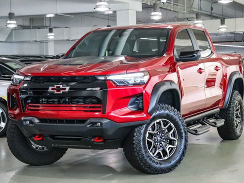 Used 2024 Chevrolet Colorado ZR2 w/ ZR2 Convenience Package III AWD/4WD image 1