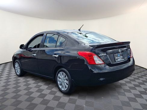 Used 2014 Nissan Versa SV FWD image 5