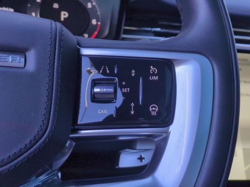 Used 2023 Land Rover Range Rover SE image 17