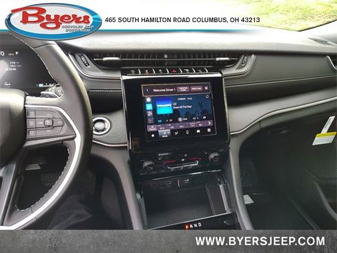 New 2025 Jeep Grand Cherokee Altitude image 23