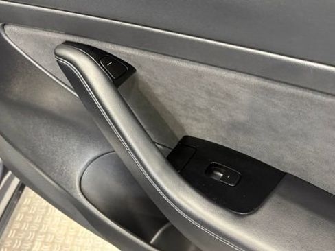 Used 2020 Tesla Model 3 Standard Range Plus RWD image 22