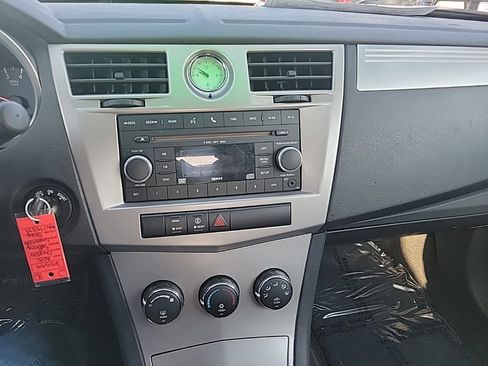 Used 2010 Chrysler Sebring Touring image 9