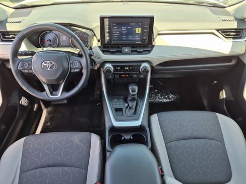 Used 2020 Toyota RAV4 XLE w/ XLE Grade Weather Package AWD/4WD image 27