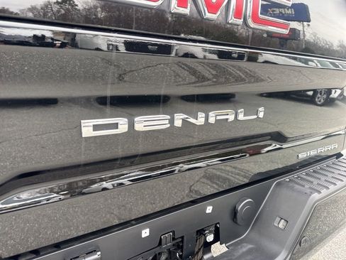 Used 2025 GMC Sierra 3500 Denali w/ Denali Reserve Package image 34
