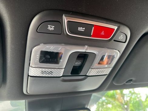 Used 2025 Kia Telluride AWD image 30