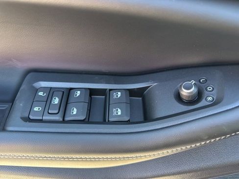 New 2025 Jeep Grand Cherokee L Altitude image 9