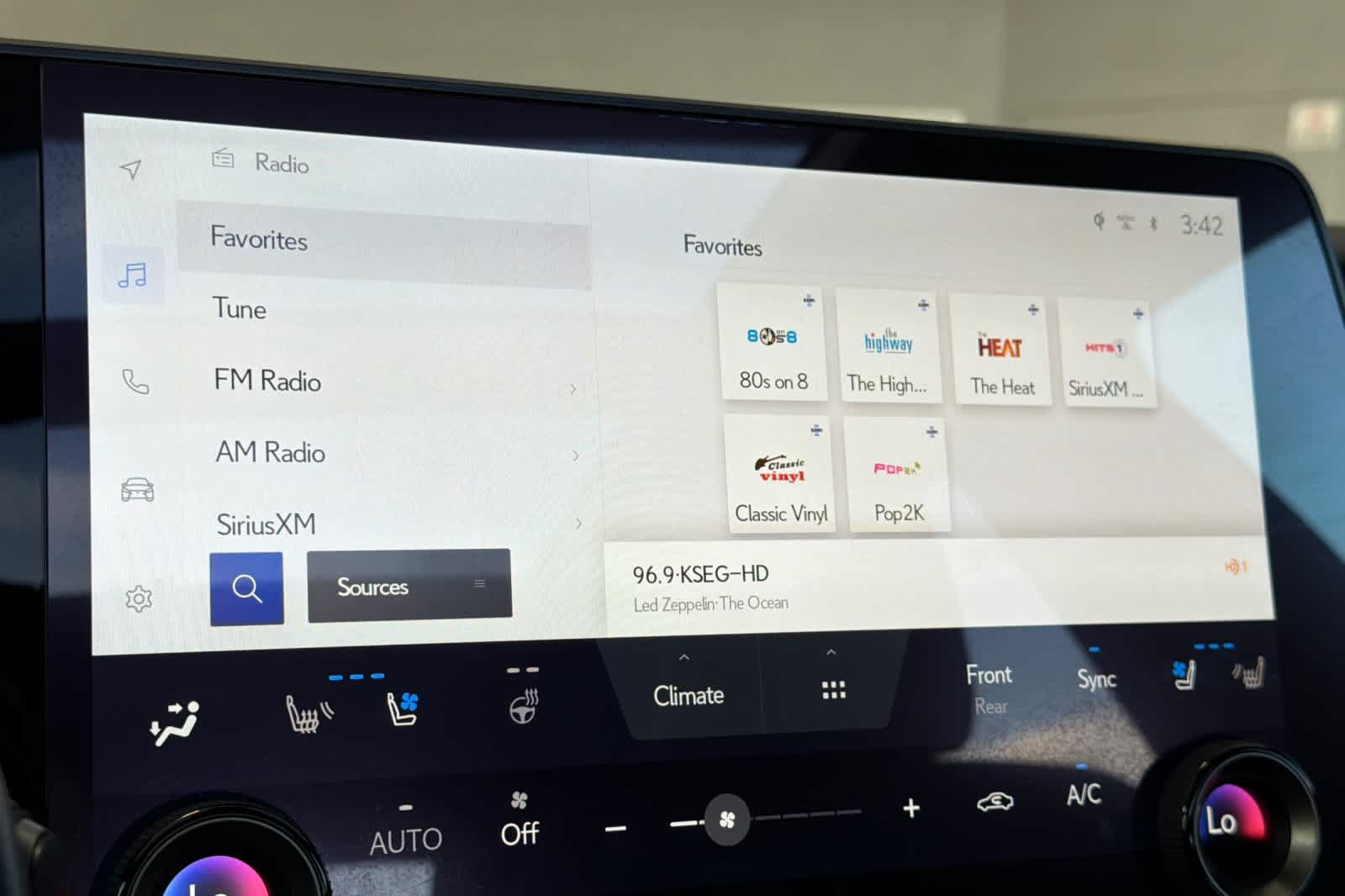 Certified 2024 Lexus RX 450h AWD w/ Convenience Package image 21