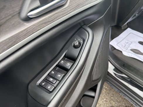 Used 2023 Jeep Grand Cherokee Limited image 9