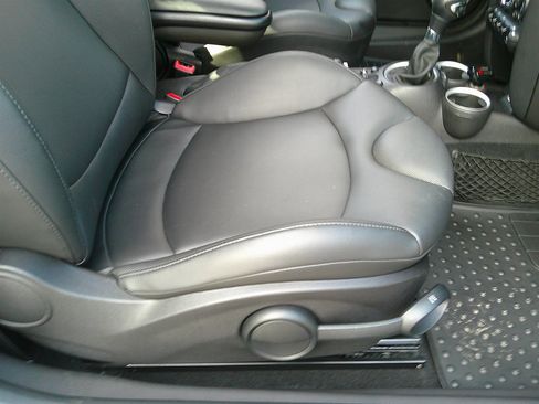 Used 2013 MINI Cooper S image 19