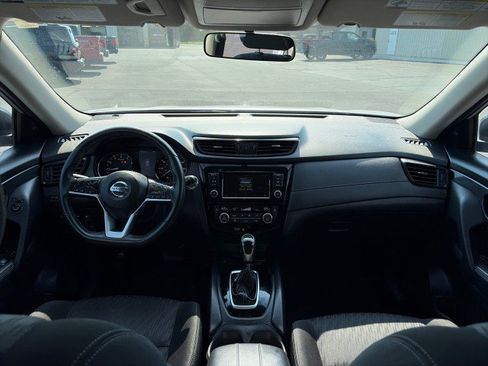 Used 2018 Nissan Rogue SV AWD/4WD image 24