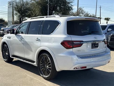 Certified 2024 INFINITI QX80 Premium Select w/ Cargo Package image 3