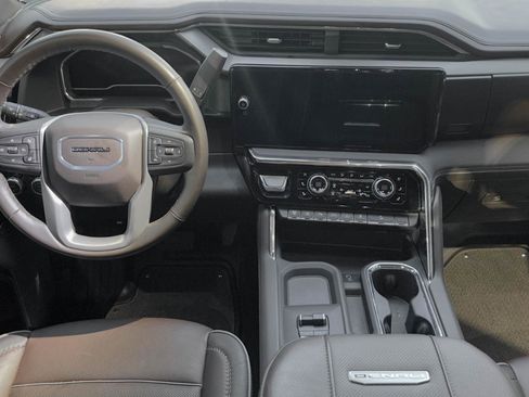 Used 2025 GMC Sierra 2500 Denali w/ Denali Reserve Package image 13