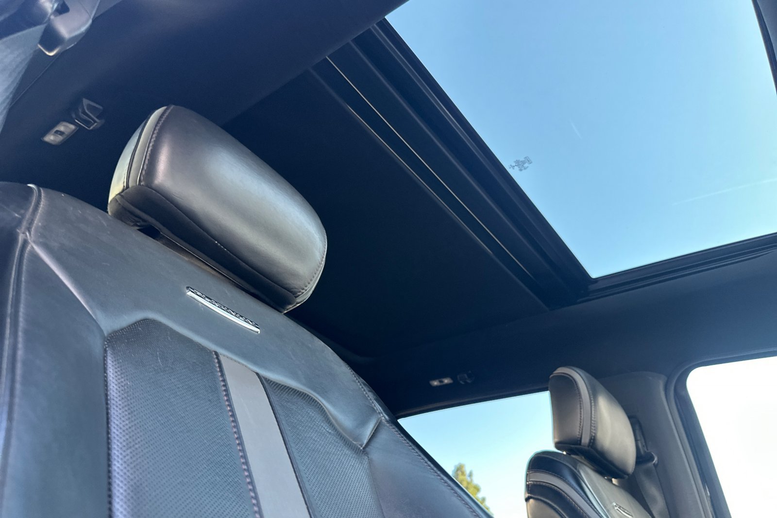 Used 2019 Ford F250 Platinum w/ Platinum Ultimate Package AWD/4WD image 19