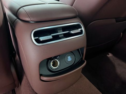 Used 2025 Genesis G90 3.5T image 13