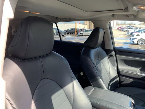 Used 2024 Toyota Highlander XLE image 21