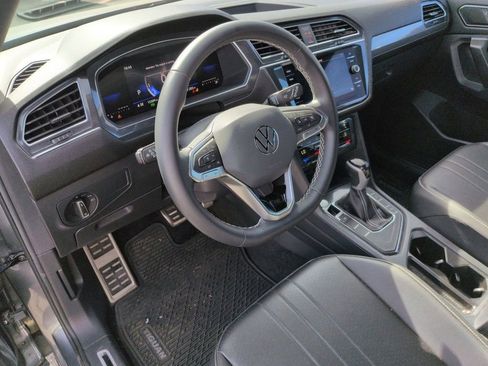 Used 2023 Volkswagen Tiguan SE R-Line image 10