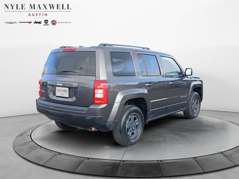 Used 2017 Jeep Patriot Sport w/ Power Value Group AWD/4WD image 16