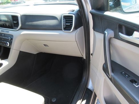 Used 2020 Kia Sportage LX w/ LX Popular Package FWD image 18
