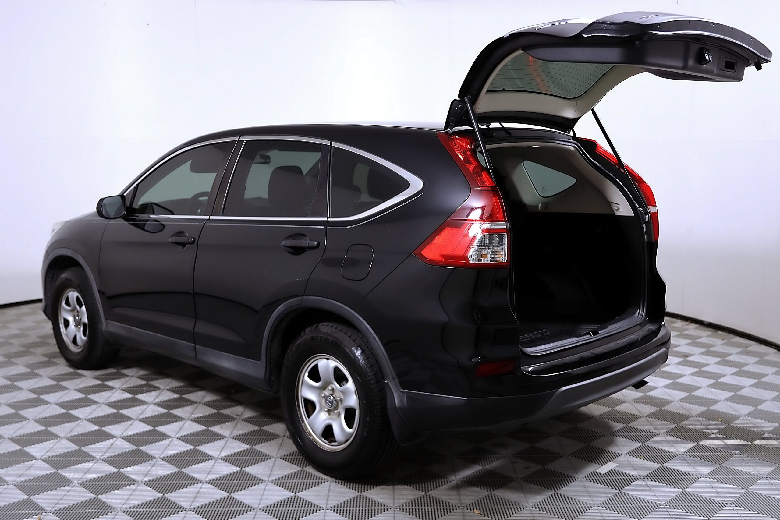 Used 2016 Honda CR-V LX image 9