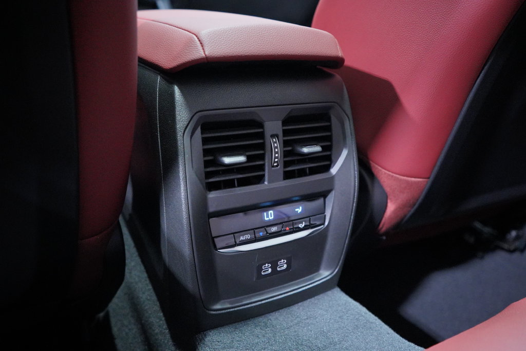 New 2026 BMW M340i w/ Shadowloine Package RWD image 19