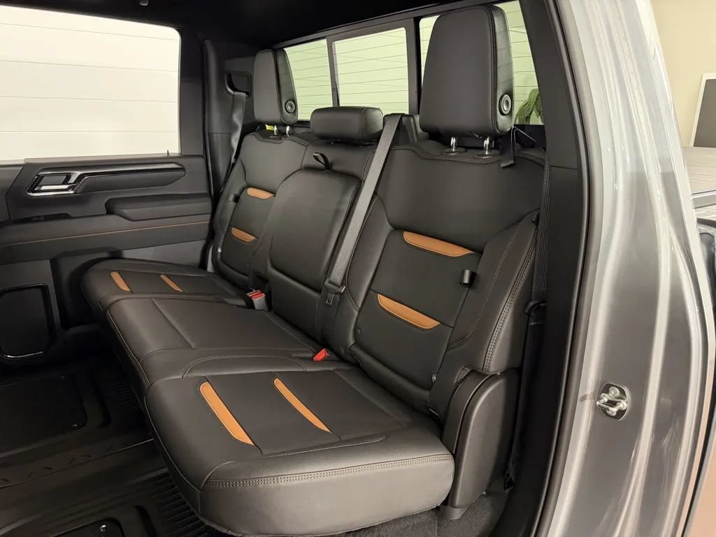 Used 2026 GMC Sierra 3500 AT4 w/ AT4 Premium Plus Package AWD/4WD image 39