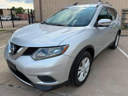 Used 2016 Nissan Rogue SV w/ SV Premium Package FWD image 2