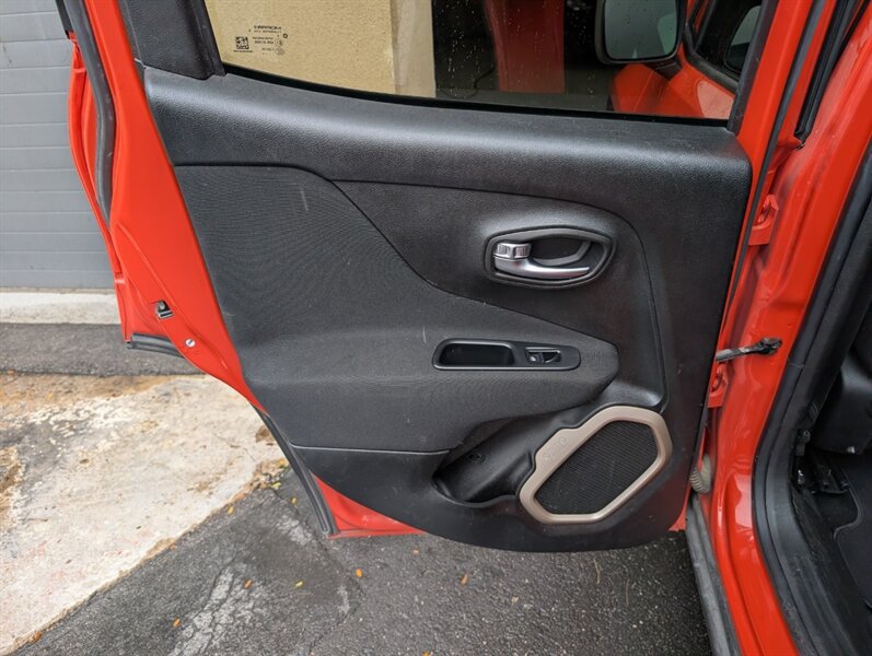 Used 2017 Jeep Renegade Sport w/ Power & Air Group FWD image 25