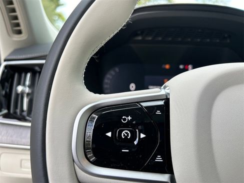 New 2026 Volvo XC90 B6 Ultra w/ Protection Package image 13