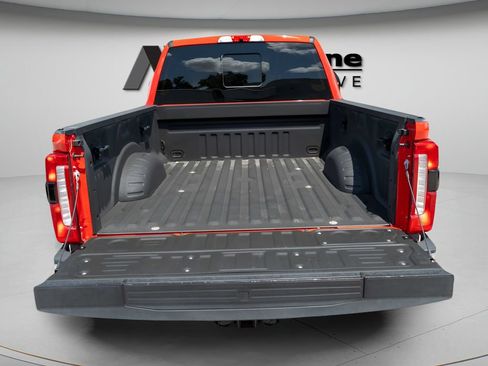 Used 2023 Ford F250 Lariat w/ Lariat Ultimate Package AWD/4WD image 9