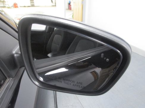 Used 2025 Ford Escape Active AWD/4WD image 17