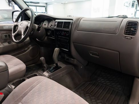 Used 2001 Toyota Tacoma 4x4 Xtracab V6 image 19