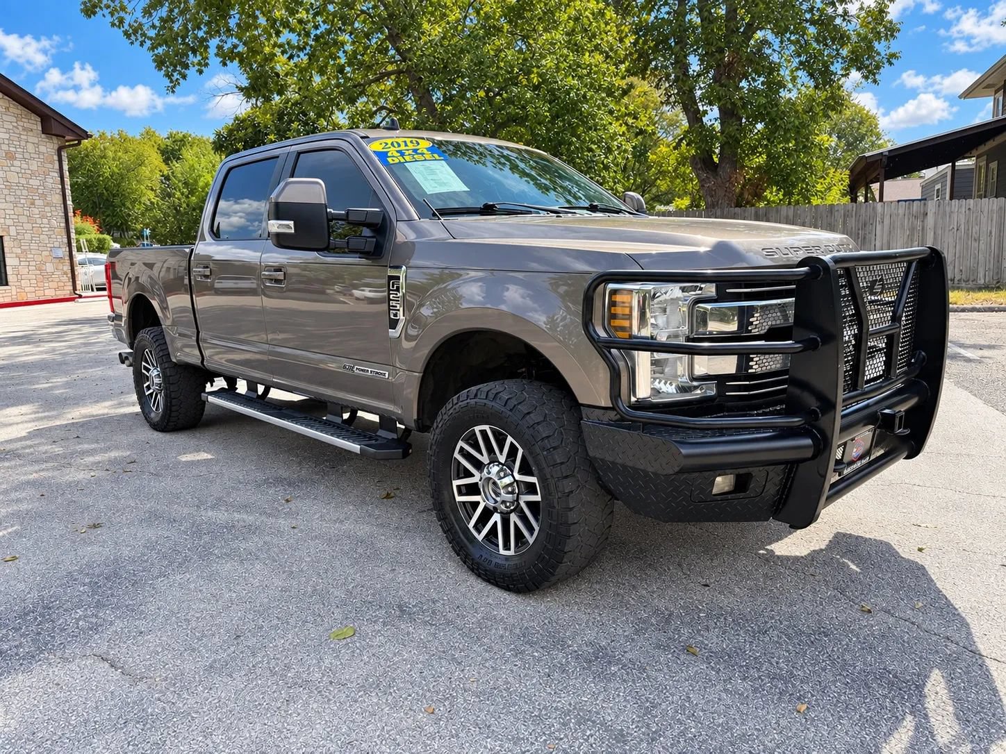 Used 2019 Ford F250 Lariat w/ Lariat Value Package AWD/4WD image 3