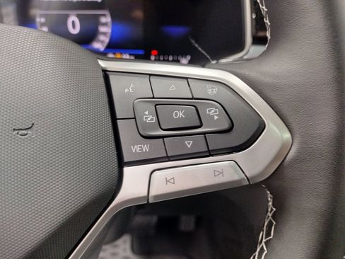 New 2025 Volkswagen Taos SE image 25