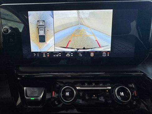 Used 2024 GMC Sierra 1500 AT4X image 34