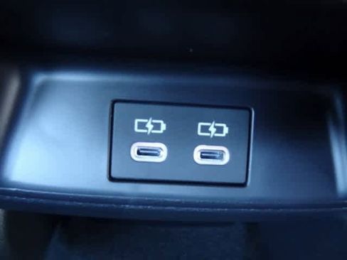 Used 2025 Toyota Corolla LE image 10