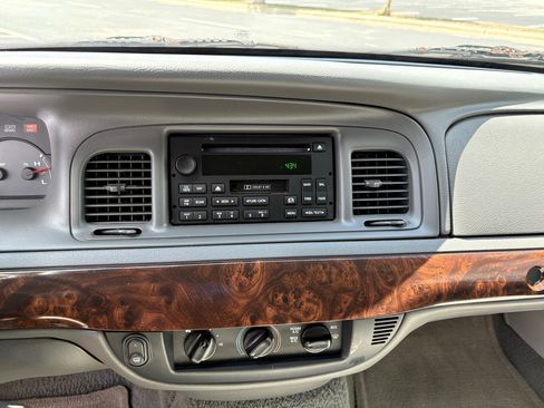 Used 2005 Mercury Grand Marquis GS image 31