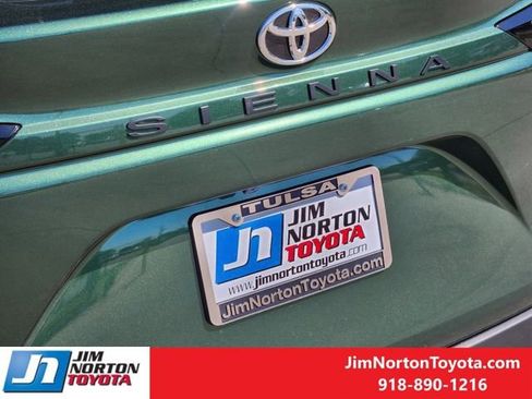 New 2026 Toyota Sienna XLE FWD image 8