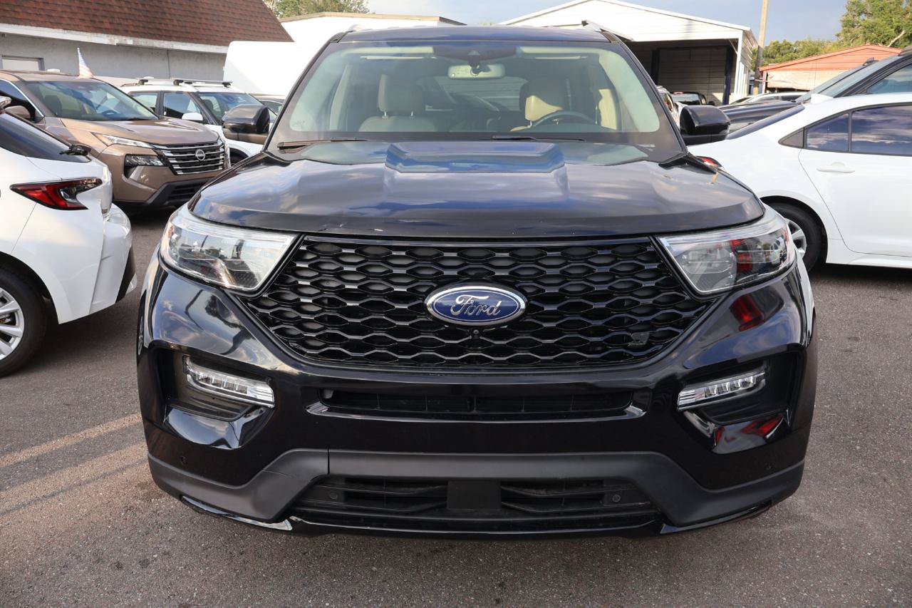 Used 2020 Ford Explorer Limited RWD image 2