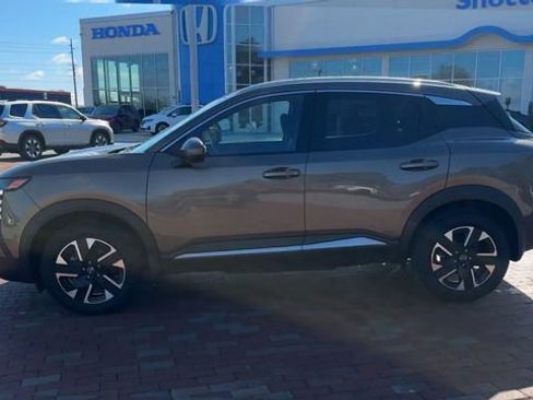 Used 2025 Nissan Kicks SR w/ Interior Electronics Package AWD/4WD image 8