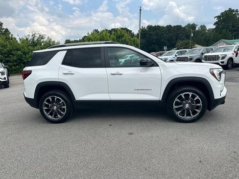 New 2026 GMC Terrain Elevation w/ Elevation Premium Package FWD image 5