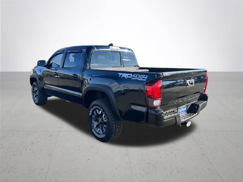 Used 2019 Toyota Tacoma TRD Off-Road image 9