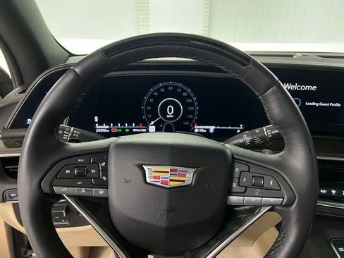 Used 2024 Cadillac Escalade Premium Luxury w/ Performance Package image 15