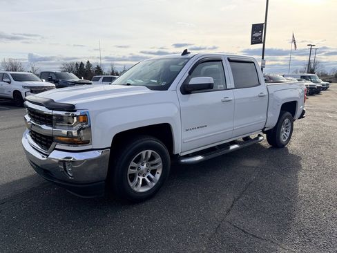 Used 2018 Chevrolet Silverado 1500 LT w/ All Star Edition image 3