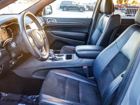 Used 2020 Jeep Grand Cherokee Altitude image 18