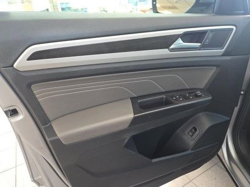 Used 2023 Volkswagen Atlas SE image 10