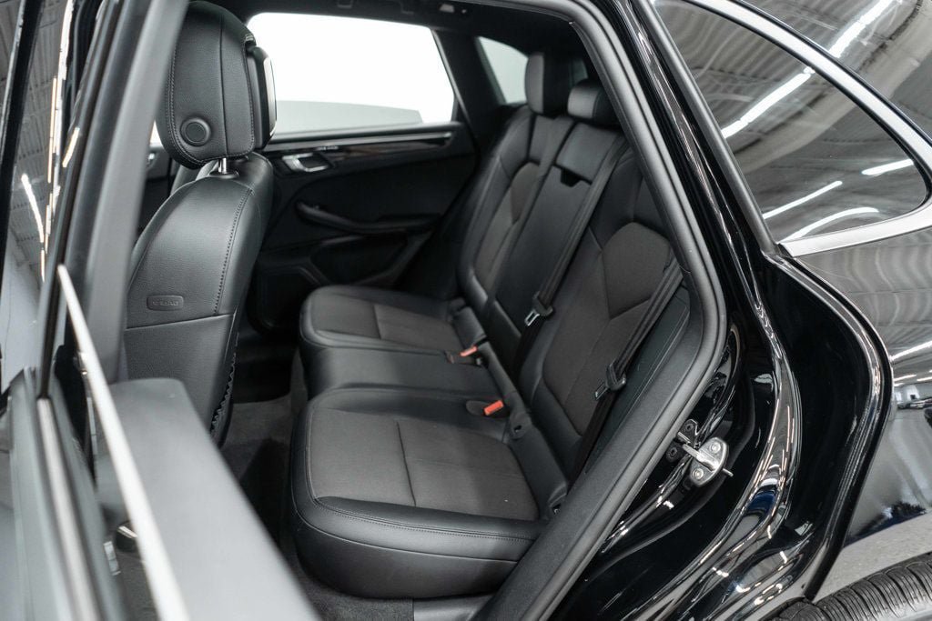 Used 2023 Porsche Macan AWD/4WD image 26