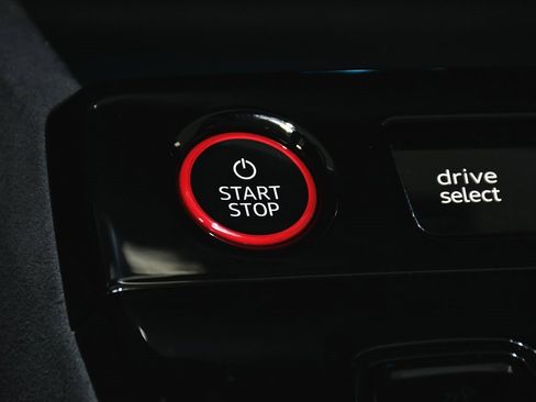 Used 2025 Audi S6 e-tron Prestige w/ 21" Black Optic Package image 37