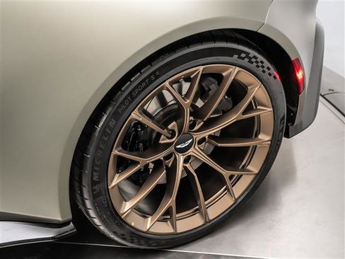 Used 2025 Aston Martin V8 Vantage Coupe image 8